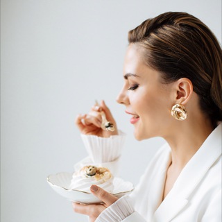 Аватар Телеграм канала "Всё о тортах и десертах с Надеждой Коломейцевой" @nadejda_kolomeytseva