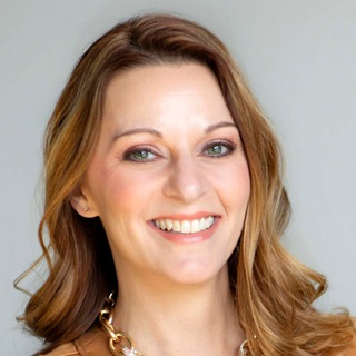 Аватар Телеграм канала "JULIE GREEN MINISTRIES😍😍😍" @juliegreen_ministries