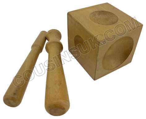 Cube with 2 Punches (Ø13 & 21mm)
