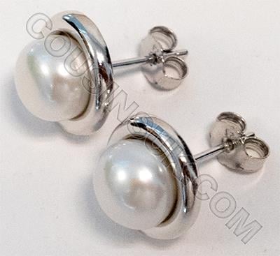 Ø8.25mm Cultured Pearl Earrings
