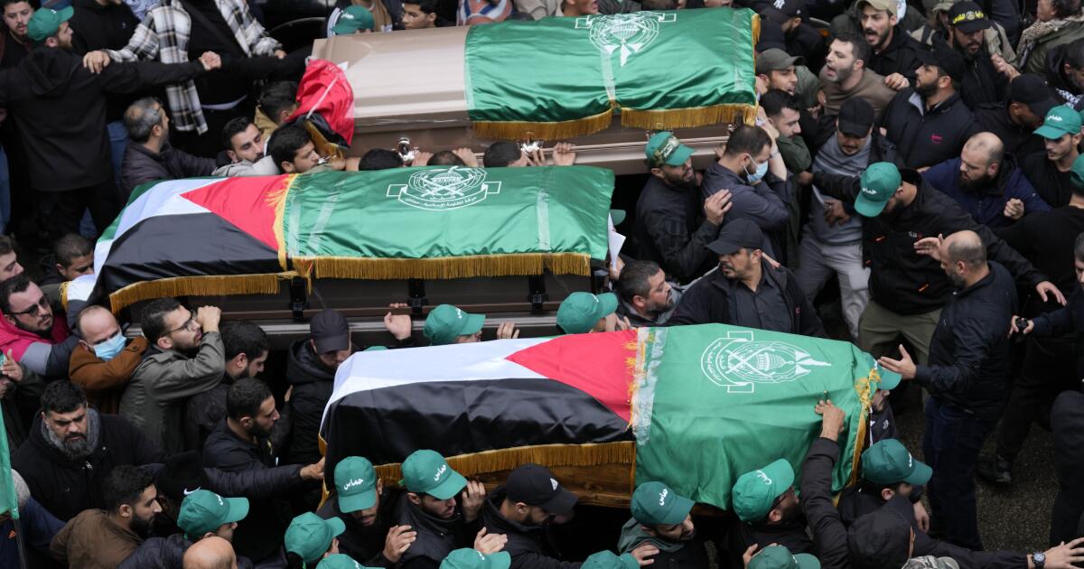 Palestinos acuden al funeral del comandante Hamás en Líbano – Deporticos