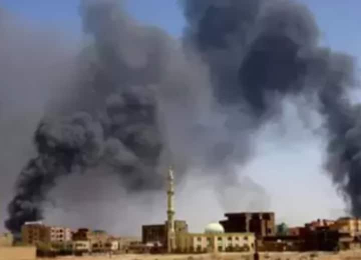 सूडान युद्ध: सेना और अर्धसैनिक बलों के बीच जंग में तेजी, रॉकेटों की बरसात, 16 – राजनीति गुरु