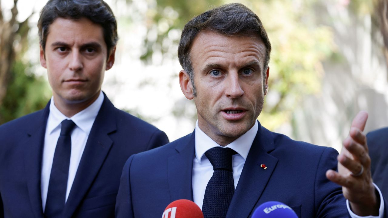 Mr. Código: Macron afirma que serán inflexibles en la prohibición de las abayas en las escuelas de Francia