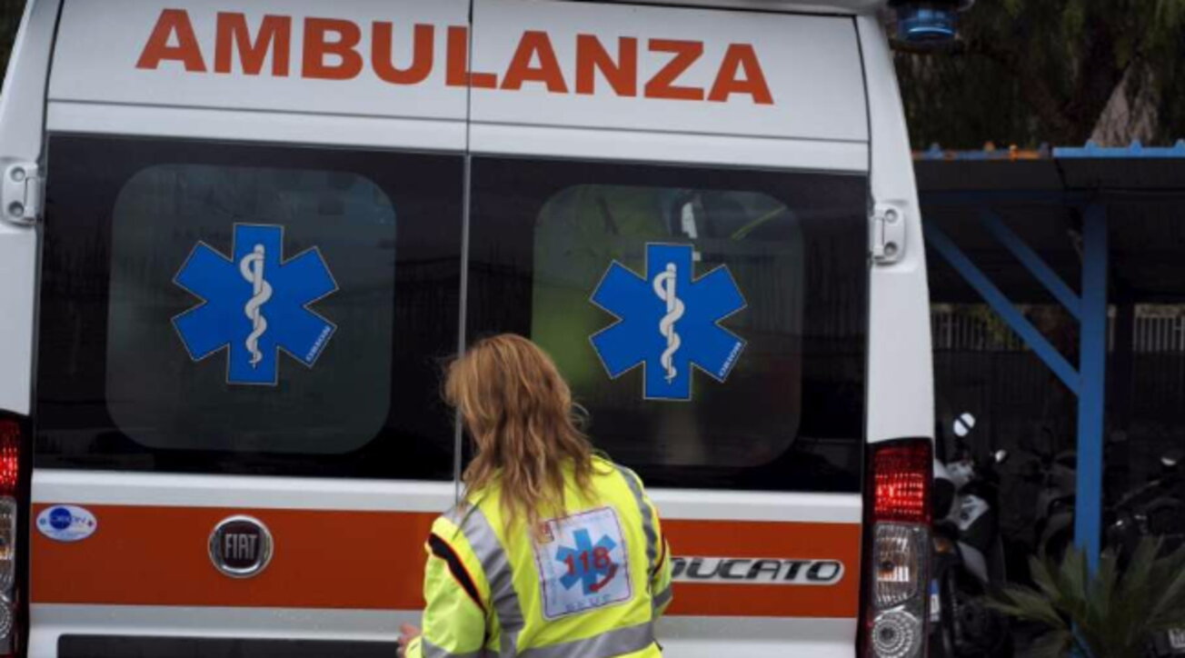 Bolzano, padre colto da infarto alla guida: figlio di 7 anni aziona il freno a mano, chiama il 112 e lo salva – Buzznews
