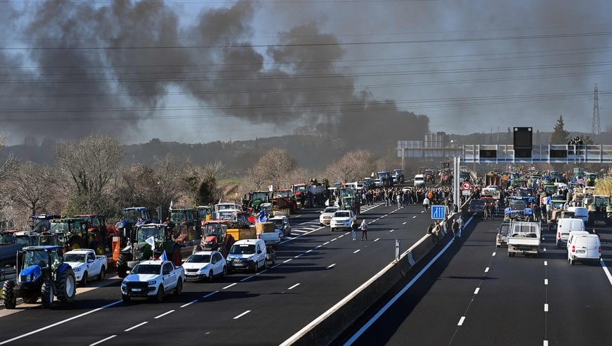 Observatoire Qatar : La colère des agriculteurs, Gabriel Attal à Montastruc-de-Salies à 16h30, Bruno Le Maire dénonce des infractions à la loi Egalim.