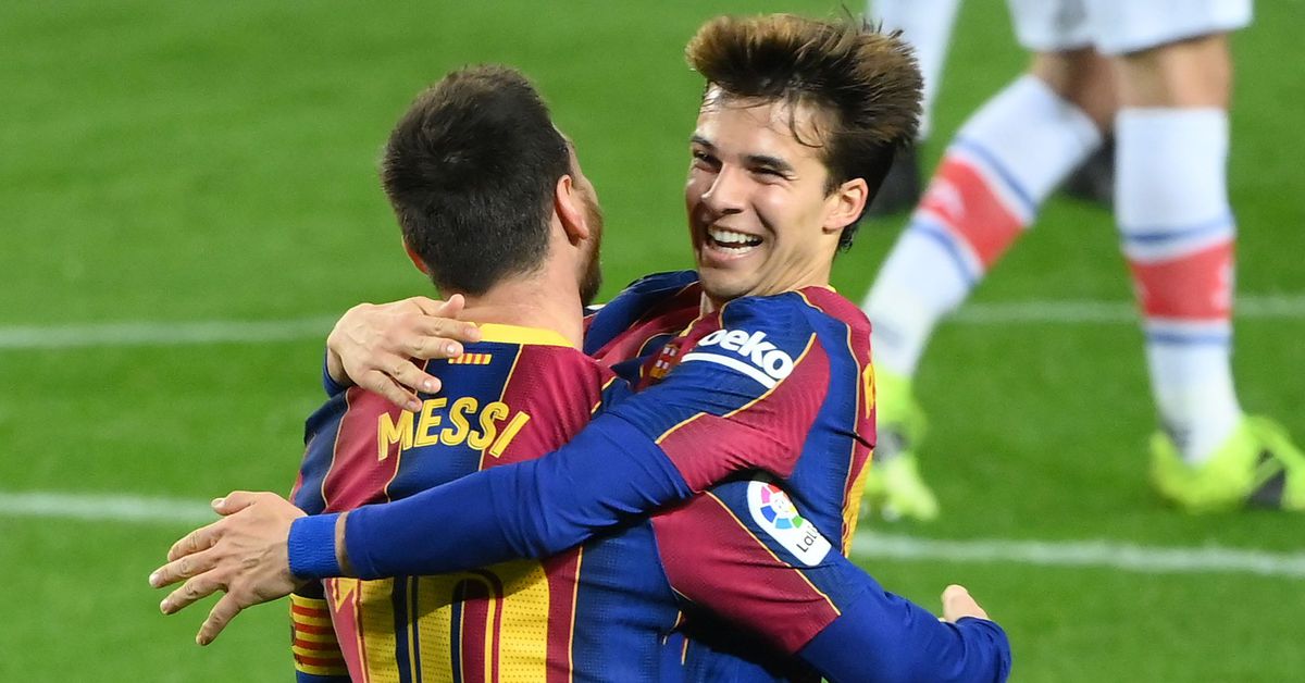 Barcelona Reunion: Riqui Puig meets up with Lionel Messi, Sergio Busquets & Jordi Alba at The News Teller