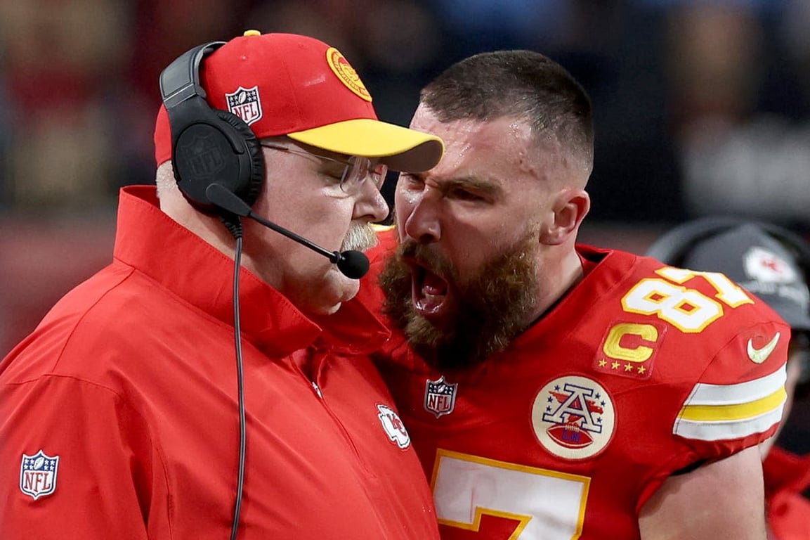 Controversial Act by Travis Kelce during Super Bowl Stirs Attention – Dodo Finance