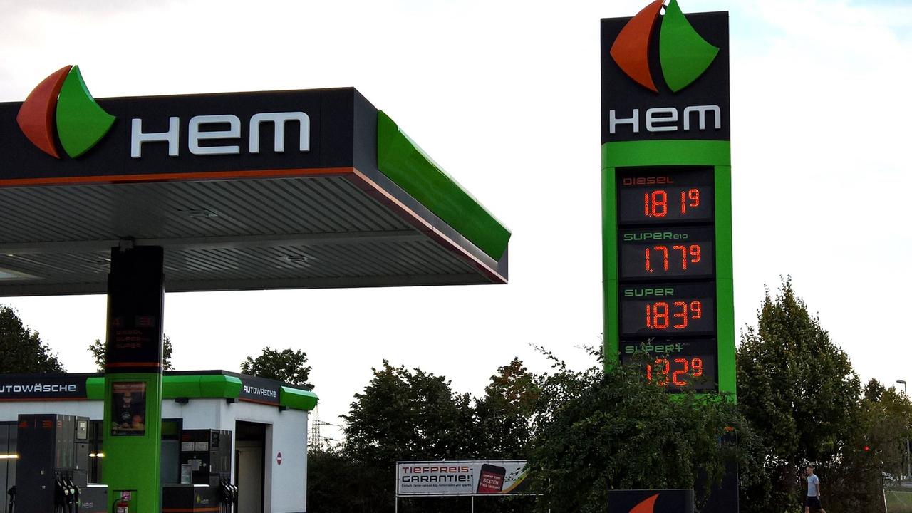Zum ersten Mal seit Februar: Diesel ist wieder teurer als Superbenzin E10