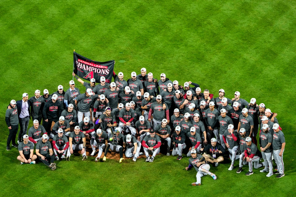 Photo of Diamondbacks Shock Phillies 4-2 in NLCS Game 7, Securing First World Series Spot in 22 Years