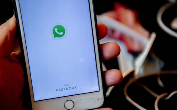 WhatsApp, Instagram e Facebook non funzionano oggi: cosa sta succedendo