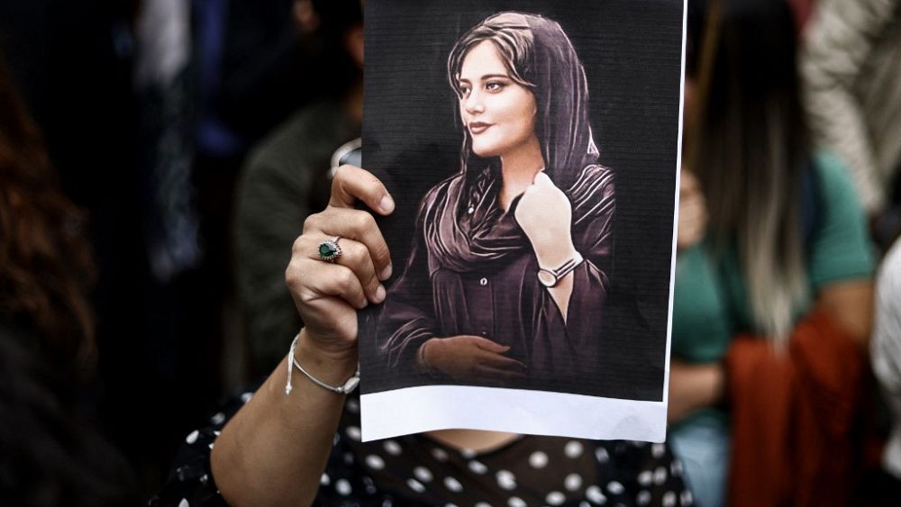 Repression und Trauer im Iran ein Jahr nach dem Tod von Mahsa Amini