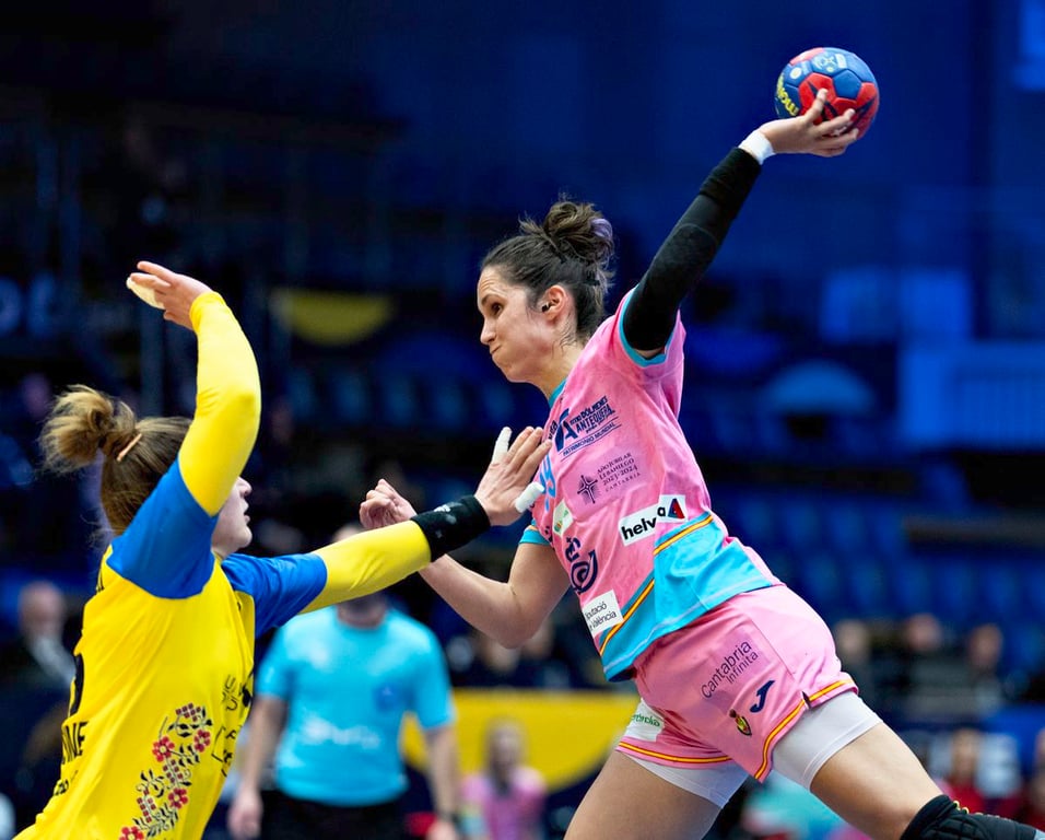 Bateo Libre logra ante Ucrania (32-20) y asegura su pase a la segunda fase del Mundial femenino de balonmano