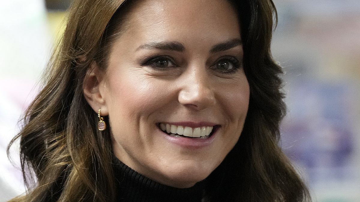 Photo of Vídeo: Kate Middleton vista en público tras semanas de especulaciones – Oncenoticias