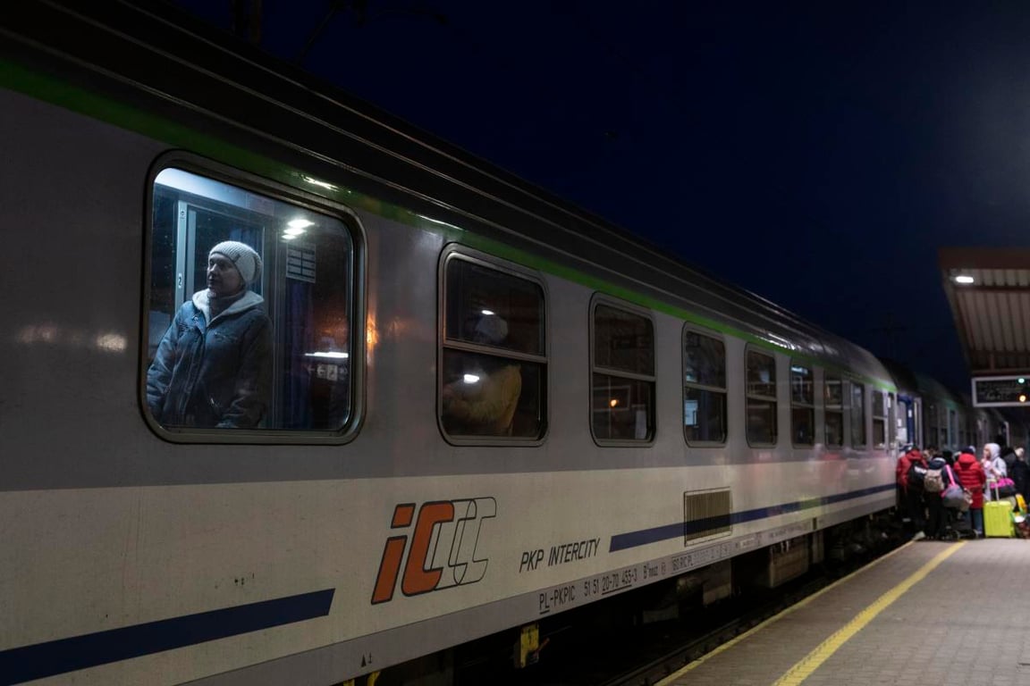 Photo of Poland Launches Investigation into Unauthorized Radio Signals Disrupting Train Traffic