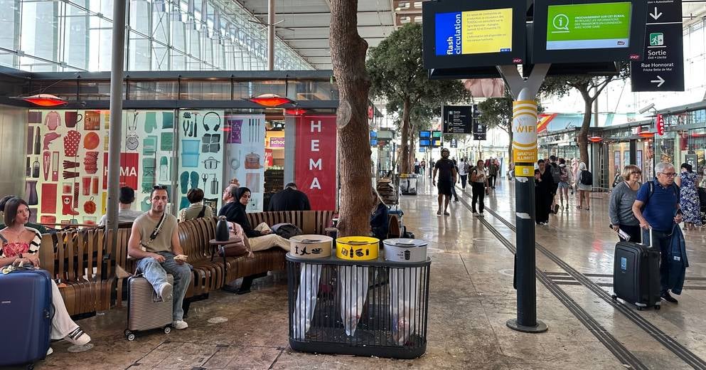 Vidéo. Nettoyage de la gare Saint-Charles : les grévistes déplorent la méthode employée par Benoît Payan – Cosmo Sonic