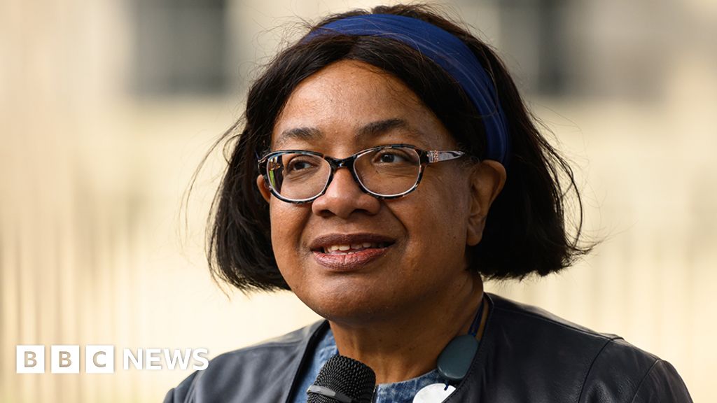 Photo of Diane Abbott Speaks Out Against Racism in Politics Amid Donor Controversy