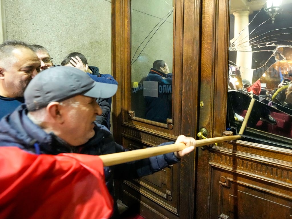 Serbia Police Deploy Tear Gas in Response to Opposition Supporters Calling for Election Annulment