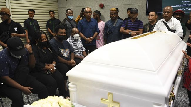 500 Polisi Dikerahkan untuk Mengawal Pemakaman Lukas Enembe di Papua