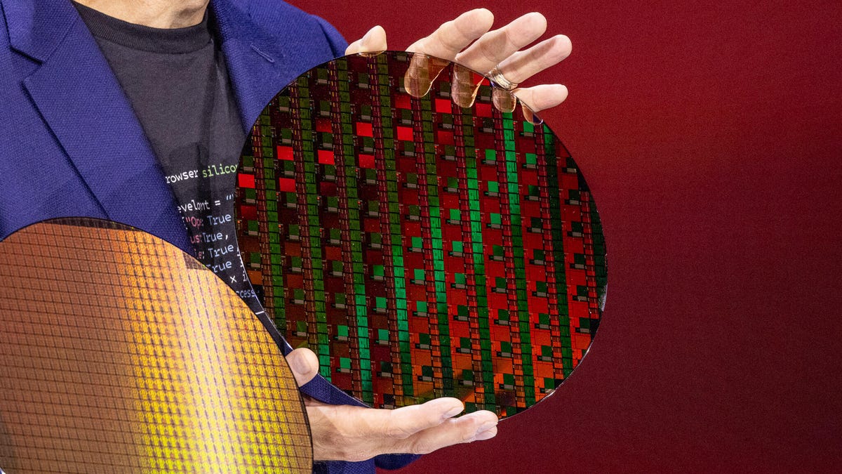 Intel CEO Claims Three Future Generations of Processors Will Surpass Apple