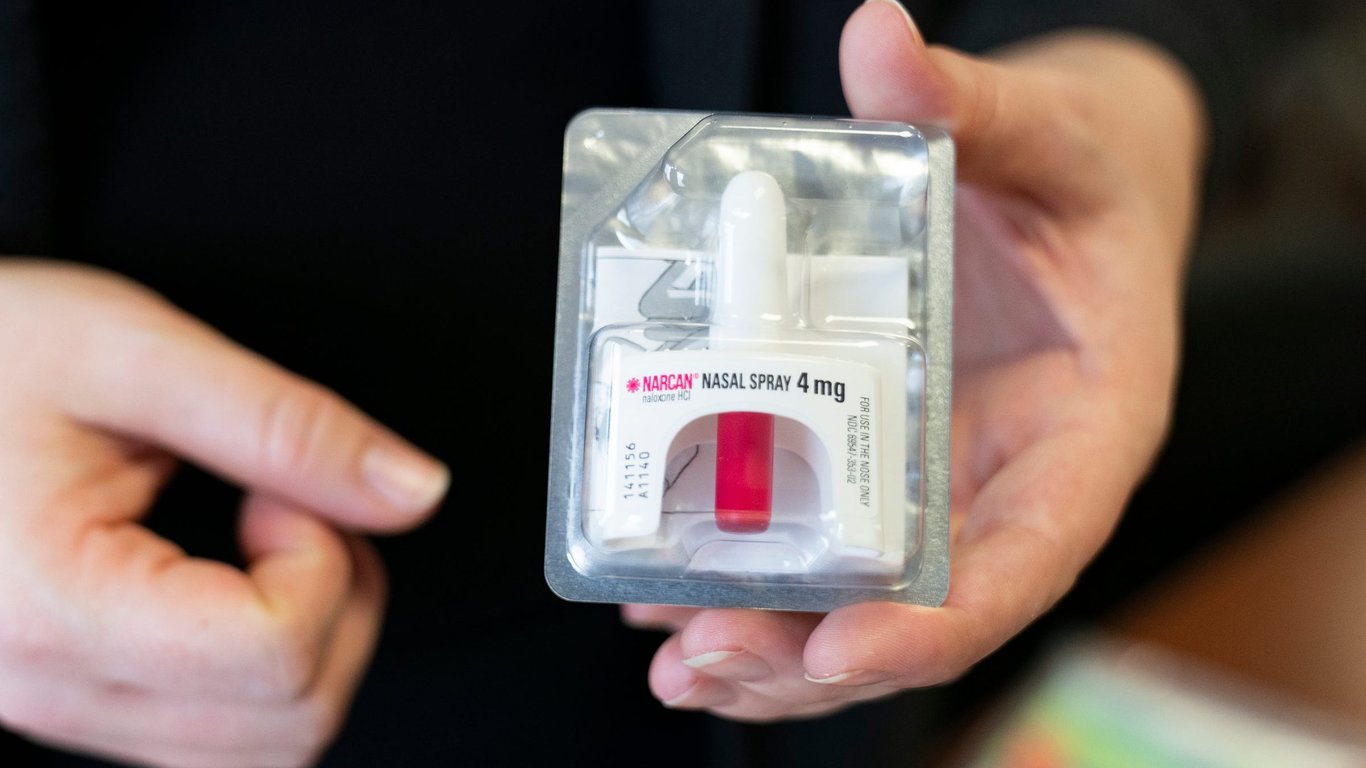 Over-the-counter Narcan set to arrive in stores: Price, functionality, purchasing information