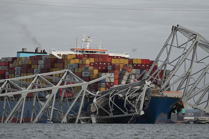 La nave urta un pilone, crolla il ponte di Baltimora. Sei dispersi, probabilmente morti – Nord America – Agenzia ANSA