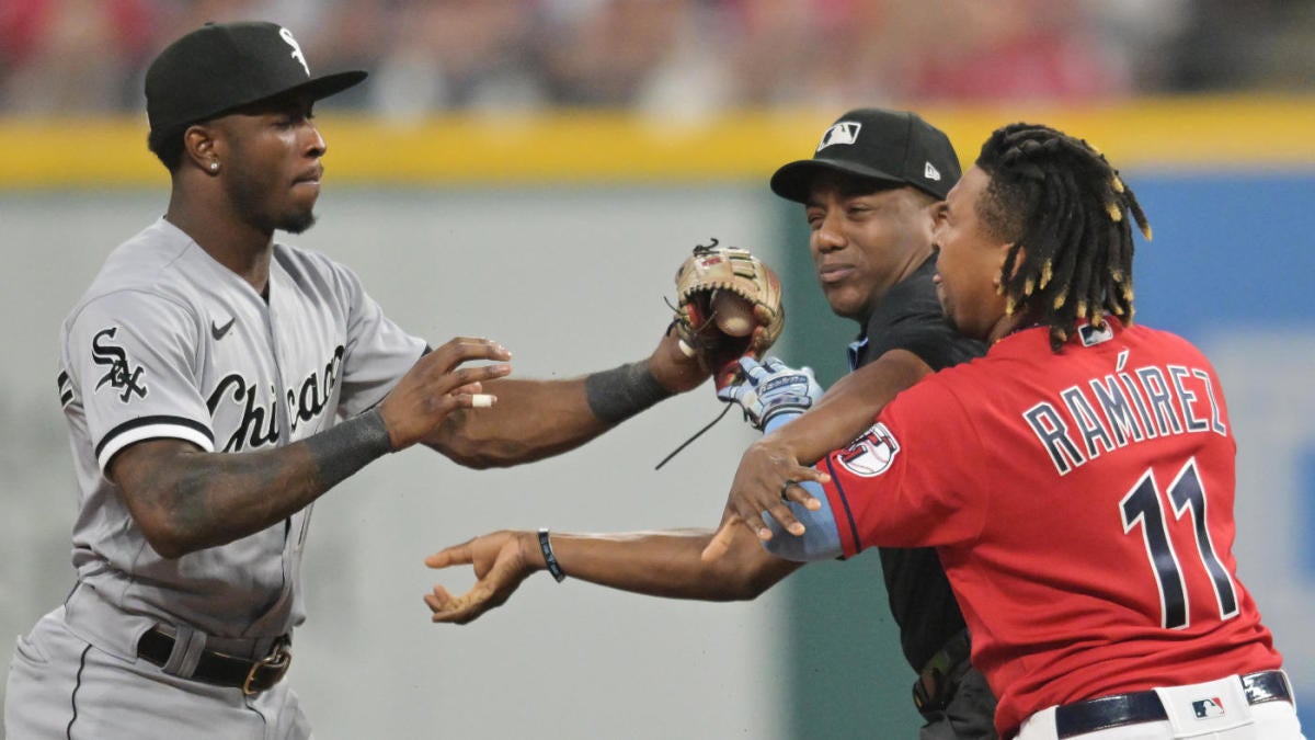 Photo of Fiery Brawl Erupts at Progressive Field as Tim Anderson and José Ramírez Clash – The News Teller