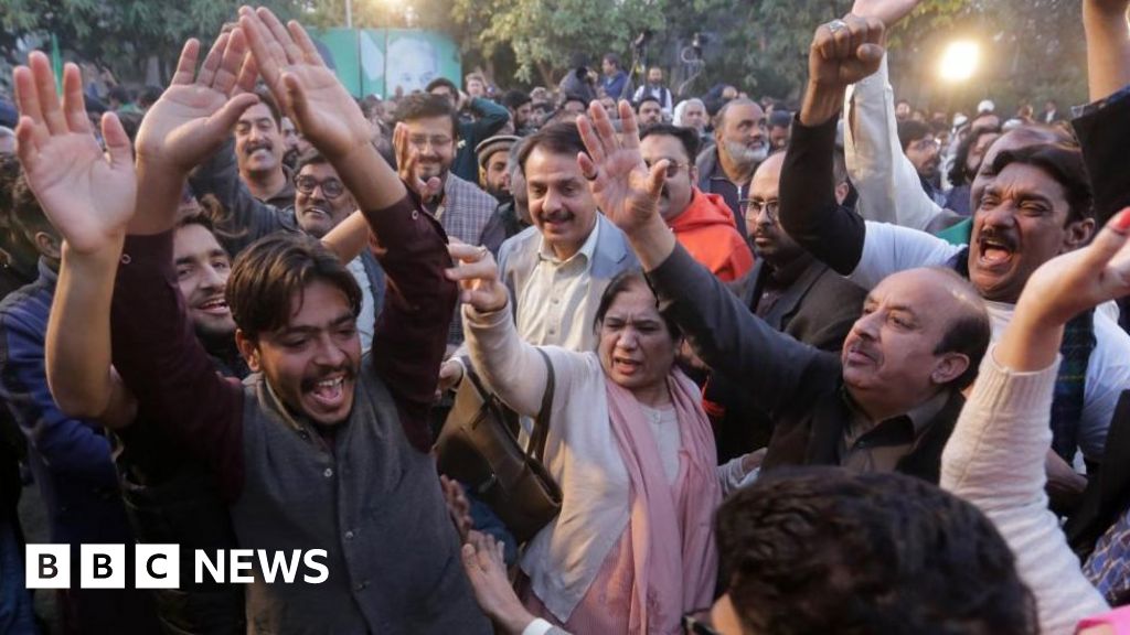 Pakistan Election: Imran Khan and Nawaz Sharif Engage in Claims of Advantage