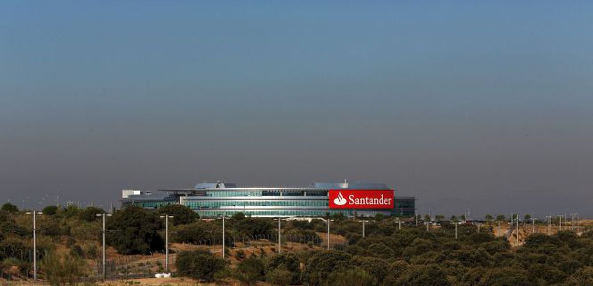 Banco Santander aprueba un dividendo de 8,1 céntimos por título y un plan de recompra de acciones por 1.310 millones
