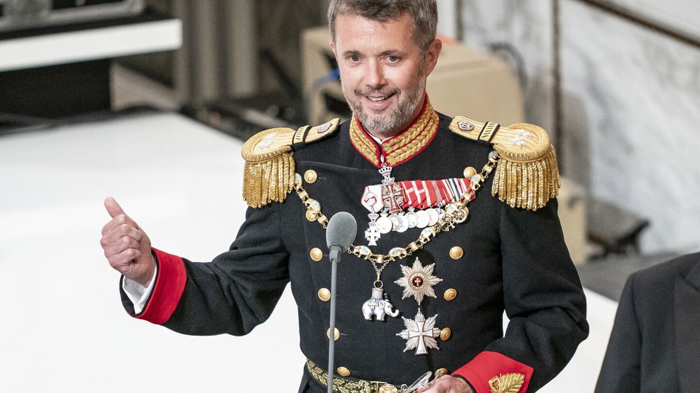 Crown Prince Frederik of Denmark: Unveiling the Future King – Dodo Finance