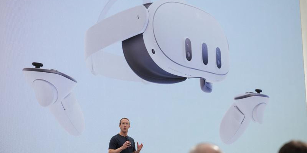 Mr. Código: Zuckerberg, contra todos: anuncia la llegada de avatares virtuales a todas sus redes y muestra las gafas Qu… – ABC.es 

Note: The title itself seems to be a mix of English and Spanish. I have retained Mr. Código as it appears to be the name of the website, and translated the rest into Spanish.