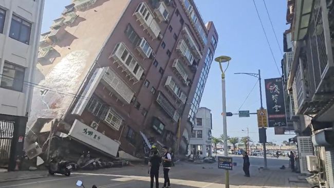 Berita SAMOSIR: Fakta Gempa Dahsyat Taiwan, Tsunami Jepang-Filipina & Korban-WNI