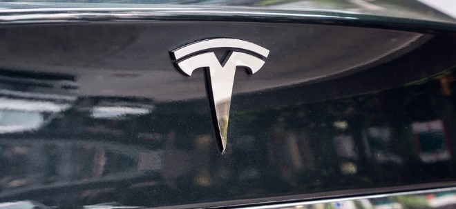 Tesla-Aktie gibt nach: Entlassungsrunde bei Tesla – jede zehnte Stelle fällt weg