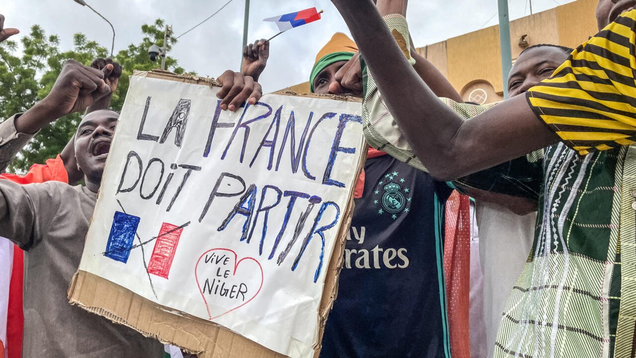 Le régime militaire au Niger ordonne le départ de l’ambassadeur de France