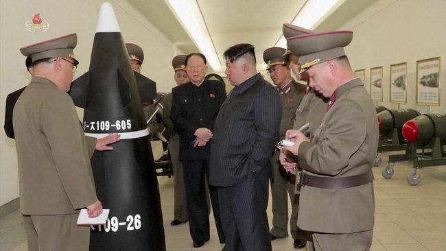 Kim Jong Un Bersiap untuk Perang, Memerintahkan Korea Utara Meningkatkan Program Nuklir – SAMOSIR News