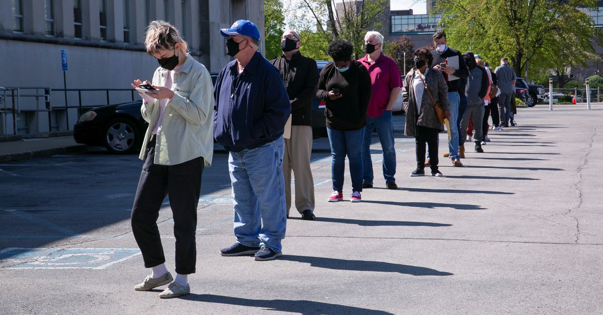 Photo of US Services Sector Experiences Moderate Slowdown – The News Teller