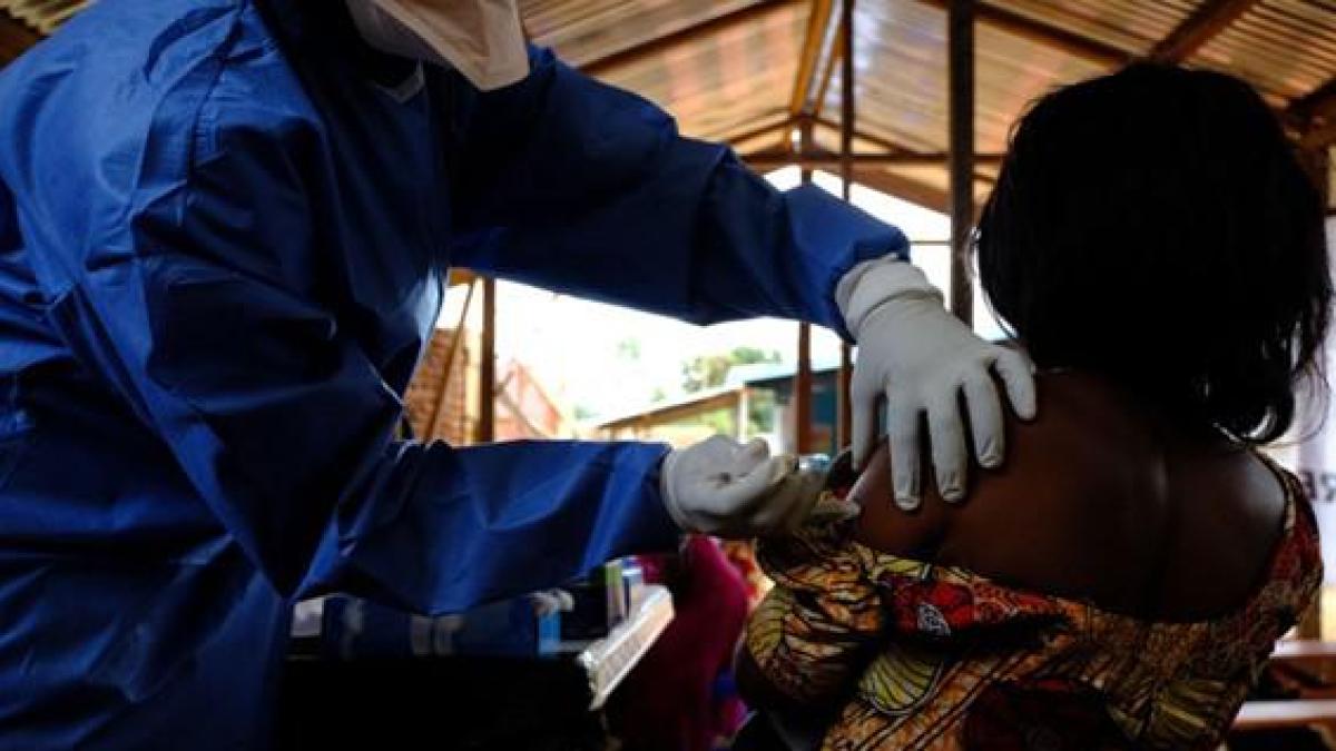 Médicos sin Fronteras pide una reserva de emergencia de tratamientos contra el ébola