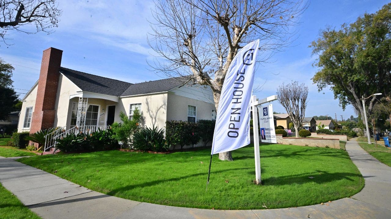 Mortgage rates decline for second week, with no major drops expected soon