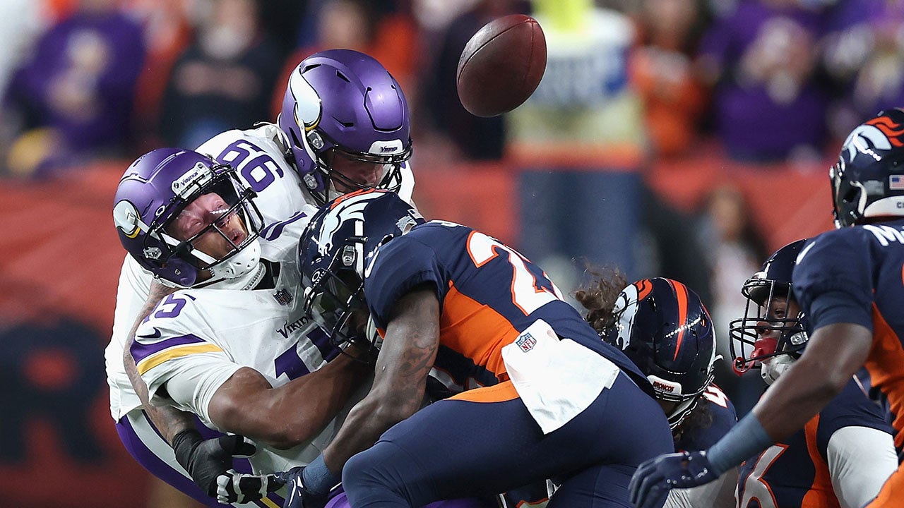 Photo of Broncos Kareem Jackson suspended 4 games for brutal hit on Vikings Joshua Dobbs – The News Teller