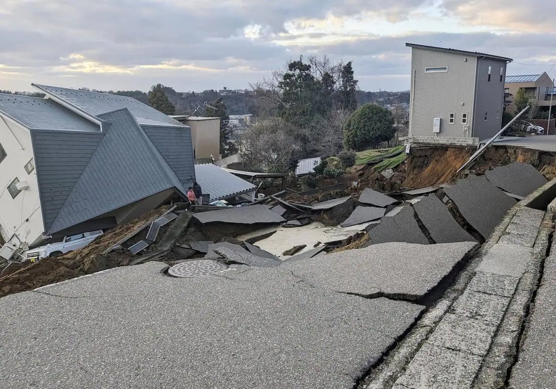 Al menos 48 muertos por el violento terremoto en Japón que ha hecho revivir la pesadilla de Fukushima