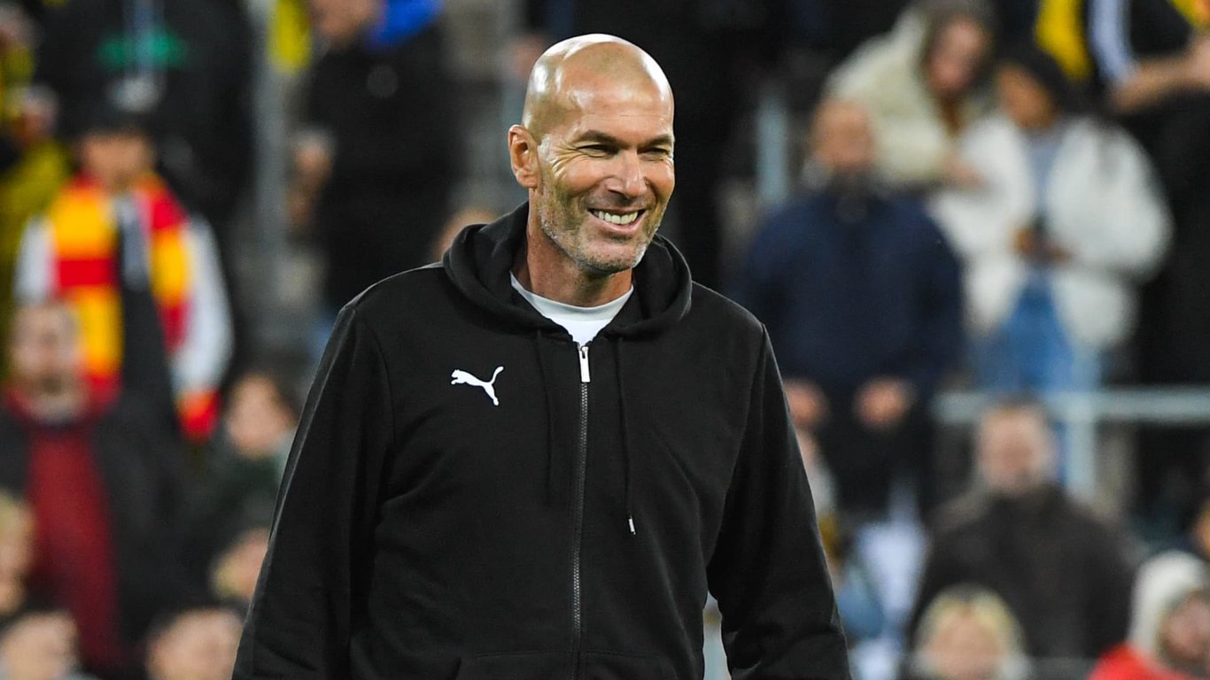 Titre en français: Mercato: Zidane ciblé par le Bayern Munich? Cest lun des clubs parfaits pour lui, valide Dugarry – RMC Sport