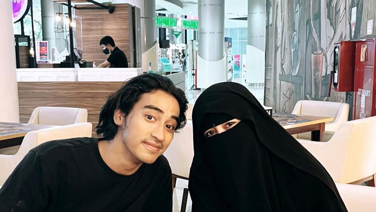 Abidzar Al-Ghifari Adik Adiba Khanza Pernah Tanya ke Ibunya Soal Calon Istri Tak Berhijab, Umi Pipik: Dulu Saya Nikah Sama Uje Juga Belum – Priangan News