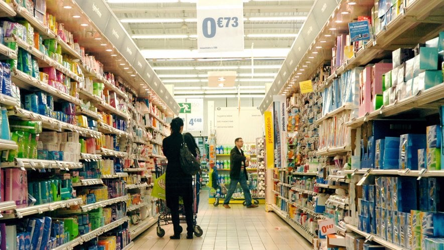 Observatoire Qatar: Pourquoi les magasins bradent leurs produits dhygiène et dentretien avant le 1er mars?