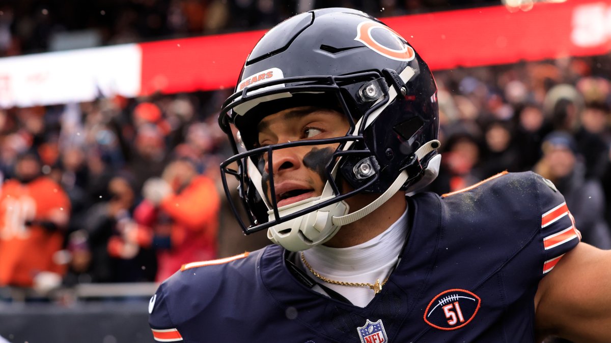 Justin Fields explains why he unfollowed the Bears on Instagram