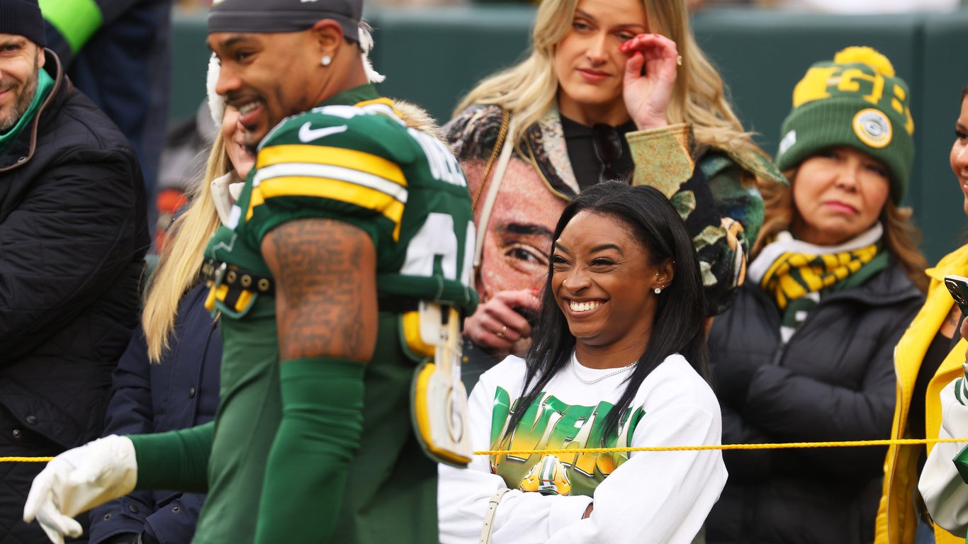 Simone Biles expresses gratitude to Packers fans and discusses Chicago as new home