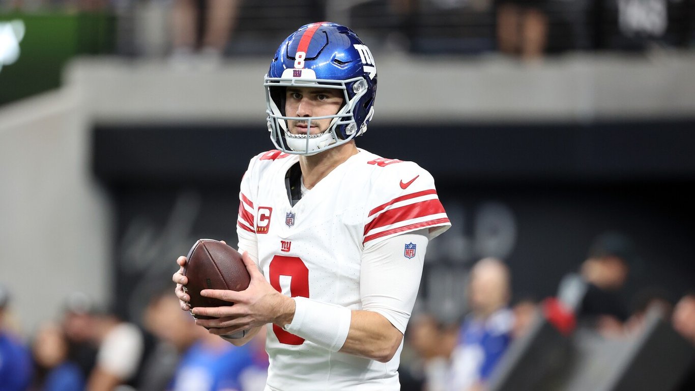 Photo of Daniel Jones sidelined for season with torn ACL – The News Teller