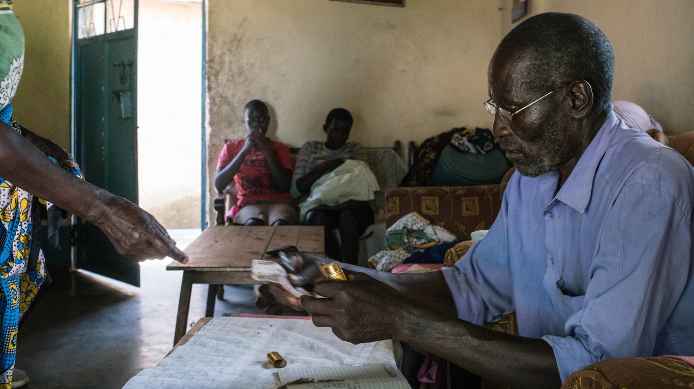 Photo of The News Teller: Revealing the Impact of a Groundbreaking Experiment in Combating Global Poverty