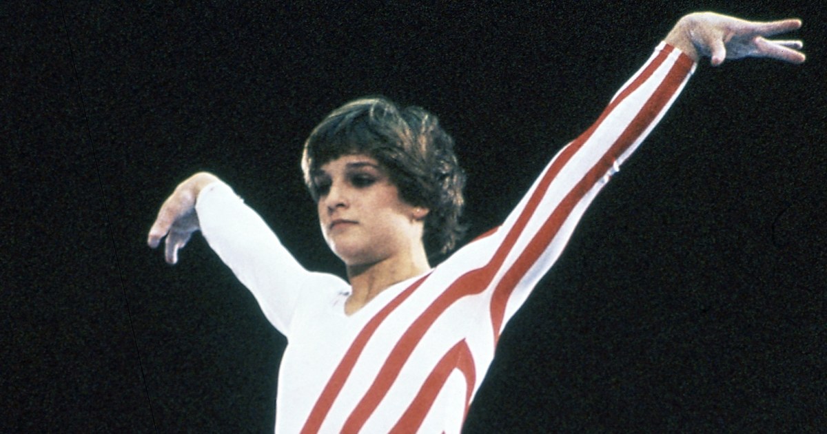 Photo of Breaking News: Olympic gold medalist Mary Lou Retton hospitalized with pneumonia in intensive care