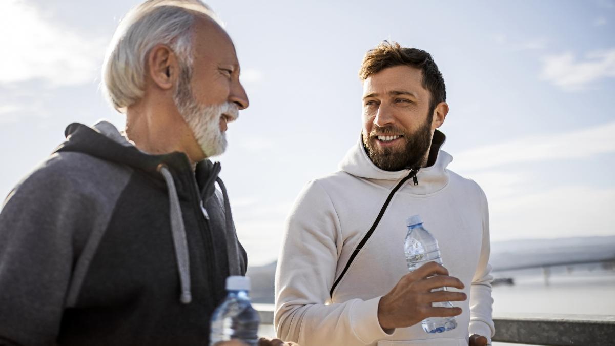 Longevità: come mantenersi in forma a 40, 50, 60 e 70 anni, secondo Filippo Ongaro