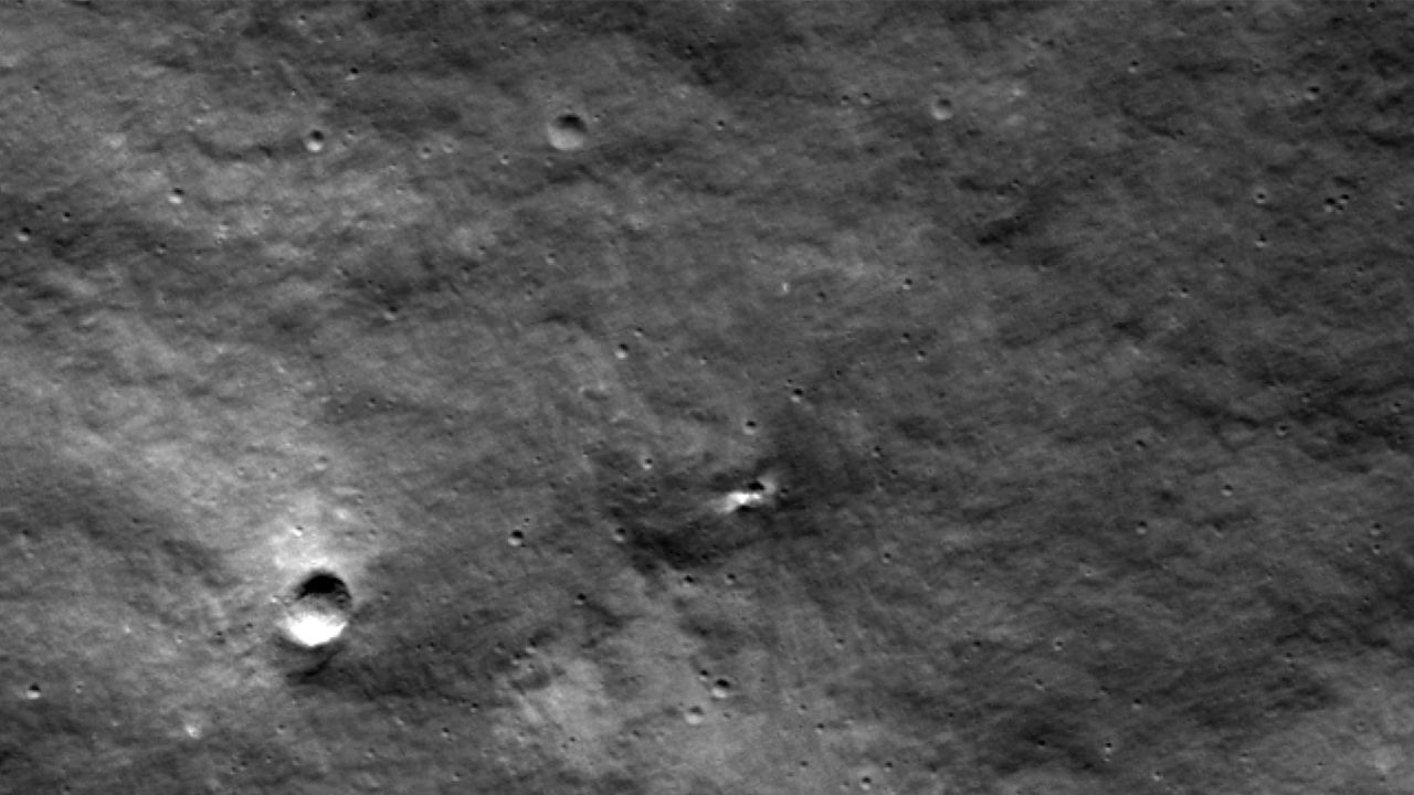 Nueva imagen muestra un cráter lunar probablemente creado por el choque de la misión Luna 25