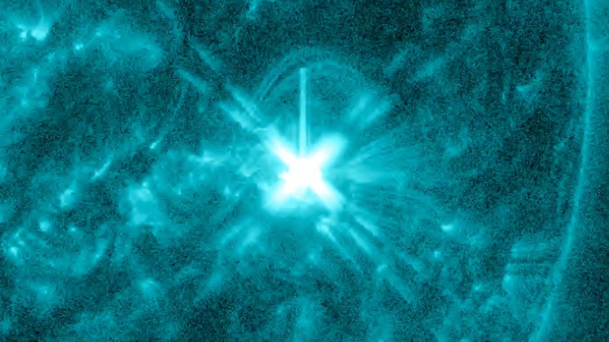 Massive solar flare eruption from active sunspot causes radio blackouts
